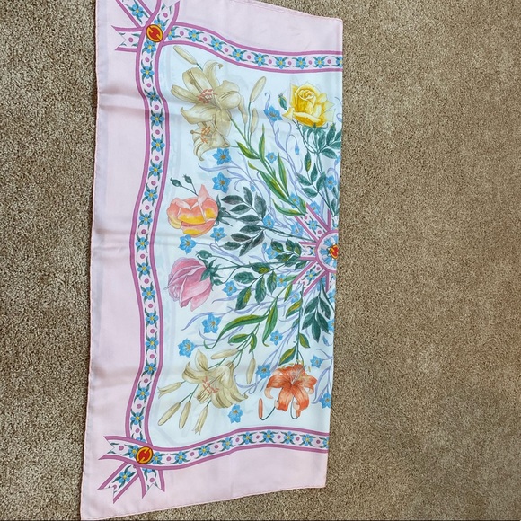 Scarf - Picture 9 of 15